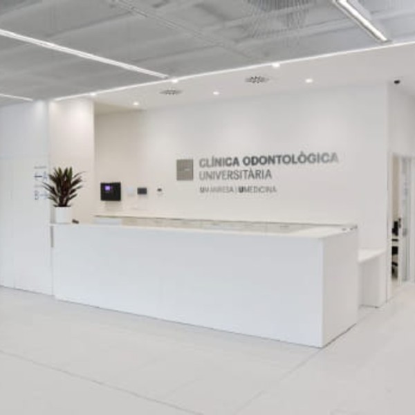 Fusteria del Cardoner ejecuta el mobiliario de la Clínica Odontológica Universitaria de Manresa